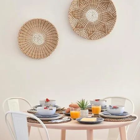 Enjoy The Sunny Balcony, By Timecooler * Лісабон