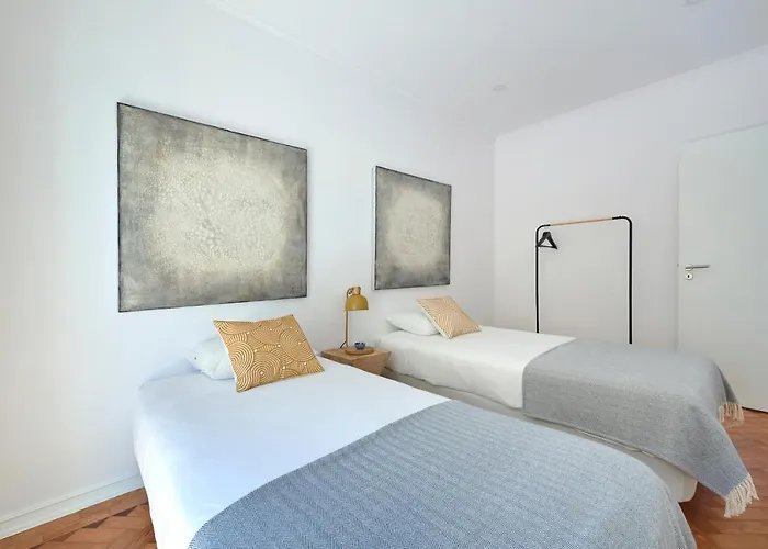 Enjoy The Sunny Balcony, By Timecooler * Лиссабон