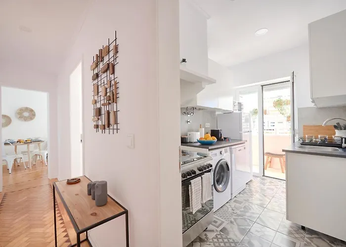 Enjoy The Sunny Balcony, By Timecooler Лиссабон