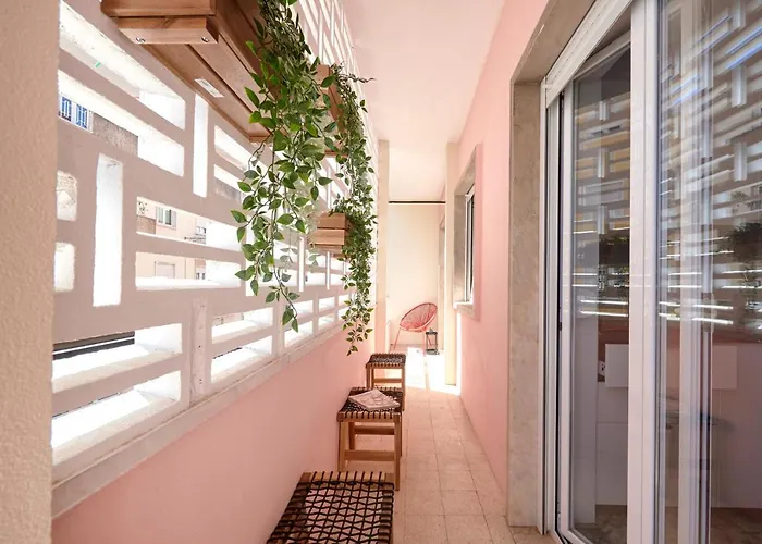 Enjoy The Sunny Balcony, By Timecooler Лиссабон