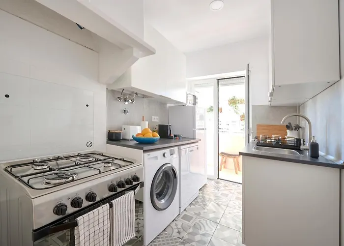 Апартаменты Enjoy The Sunny Balcony, By Timecooler