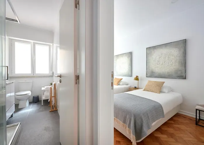 Enjoy The Sunny Balcony, By Timecooler Лиссабон